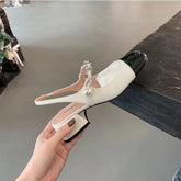 Tacones gruesos con punta cerrada y cadena para mujer